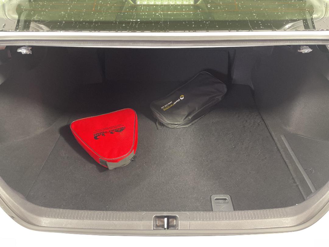 Photo '14' of Toyota Camry