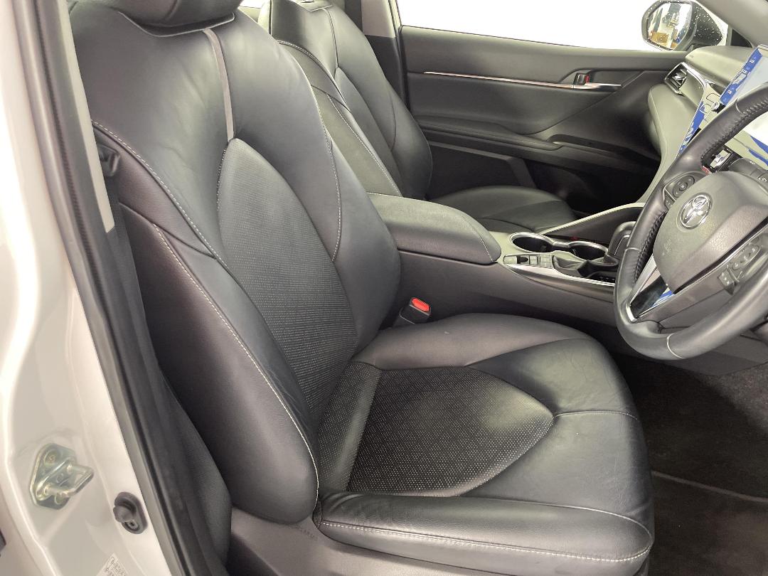 Photo '16' of Toyota Camry