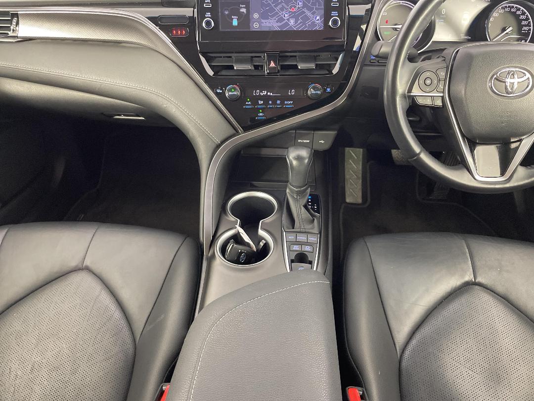 Photo '18' of Toyota Camry