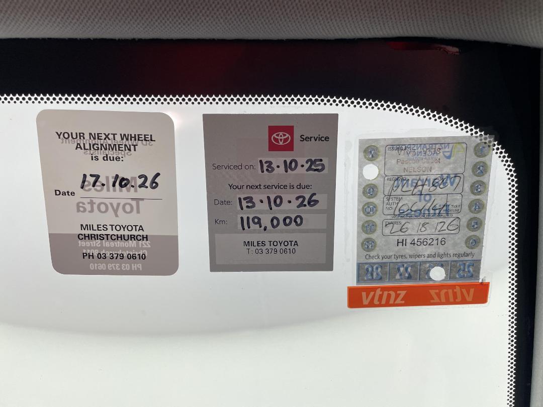 Photo '31' of Toyota Camry