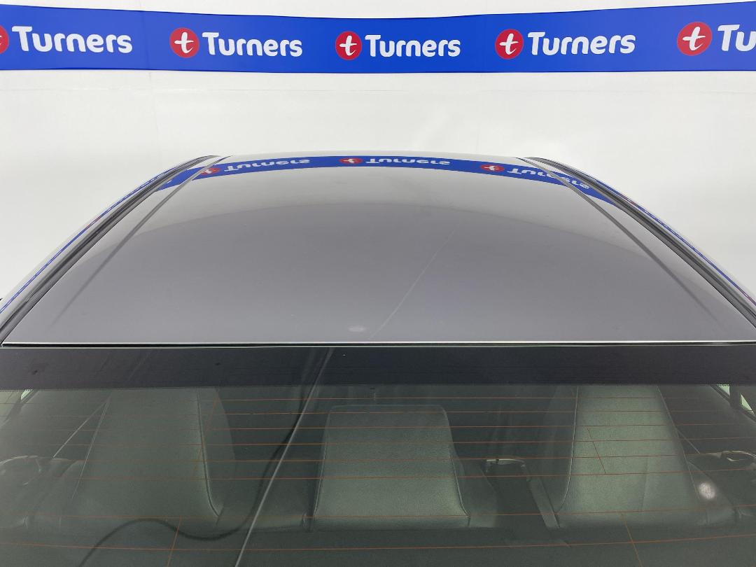 Photo '33' of Toyota Camry