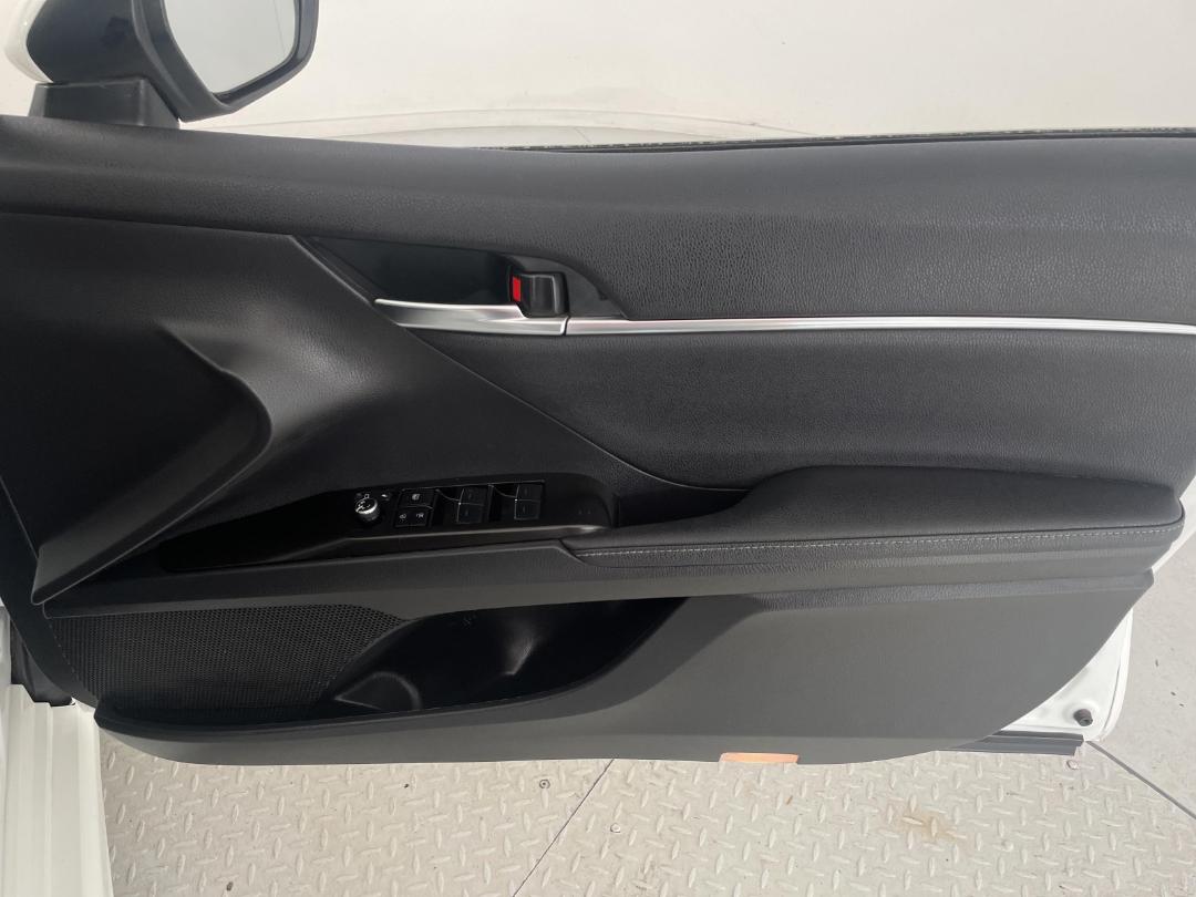 Photo '15' of Toyota Camry