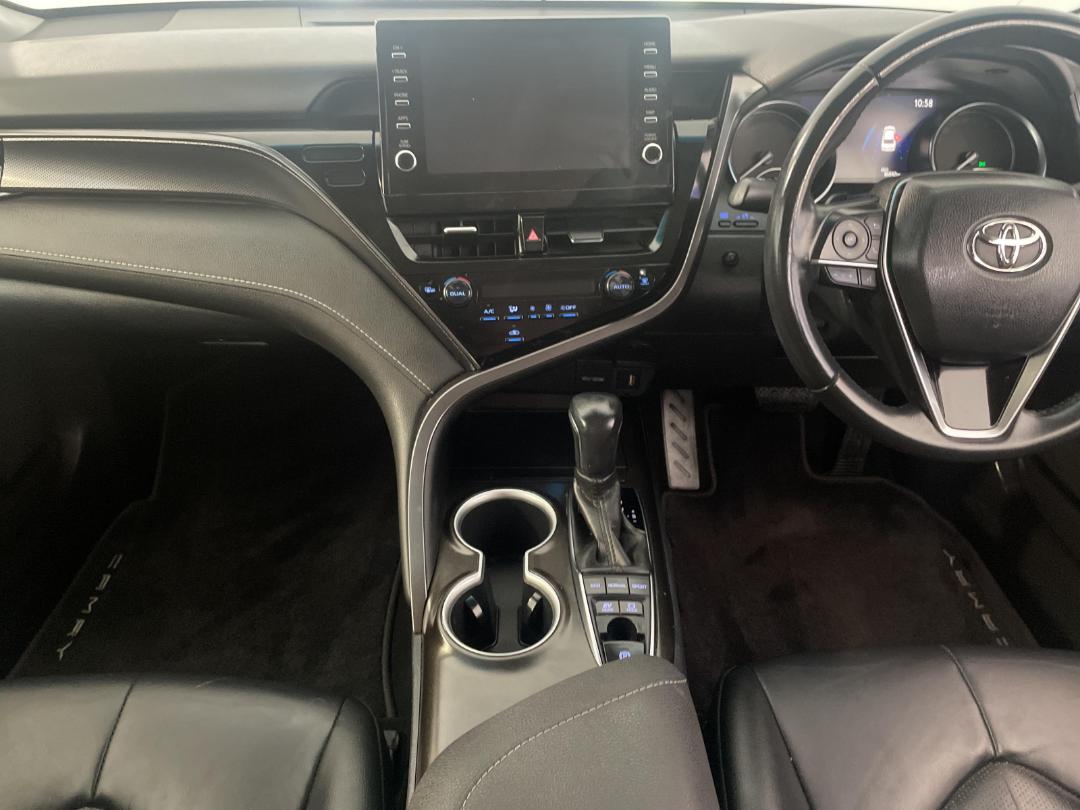 Photo '18' of Toyota Camry