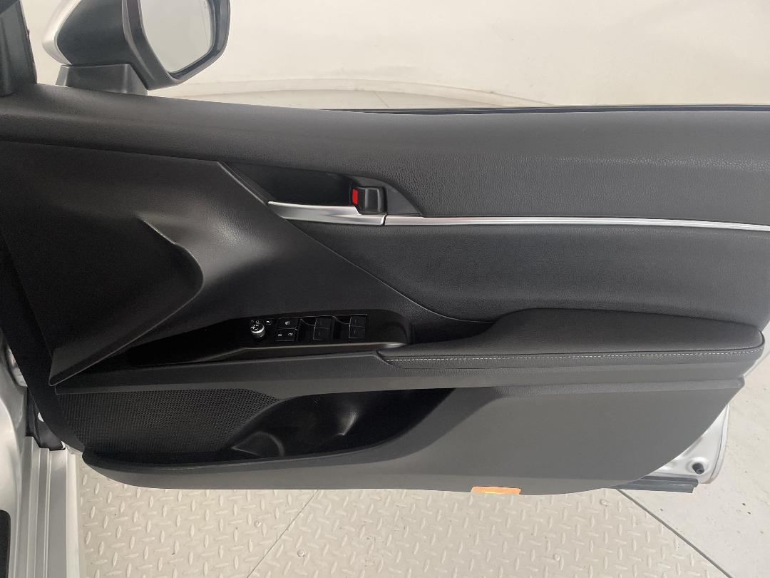 Photo '15' of Toyota Camry