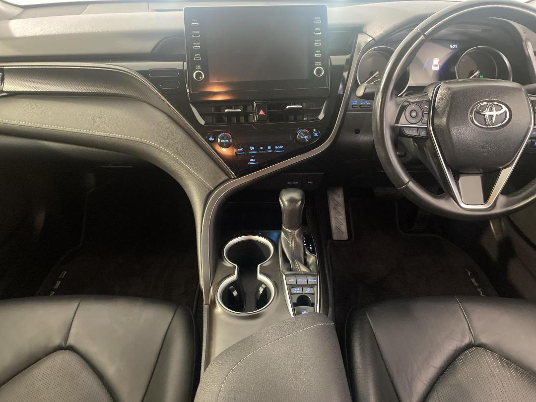 Photo '18' of Toyota Camry