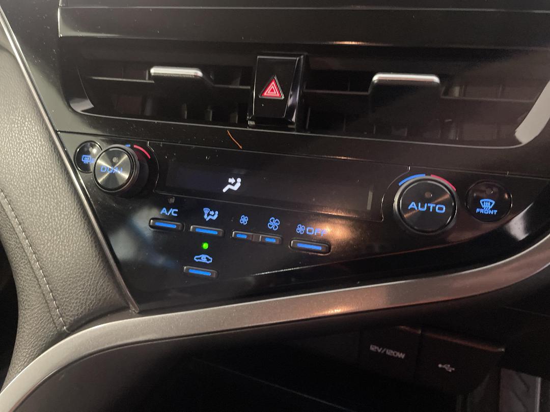 Photo '31' of Toyota Camry