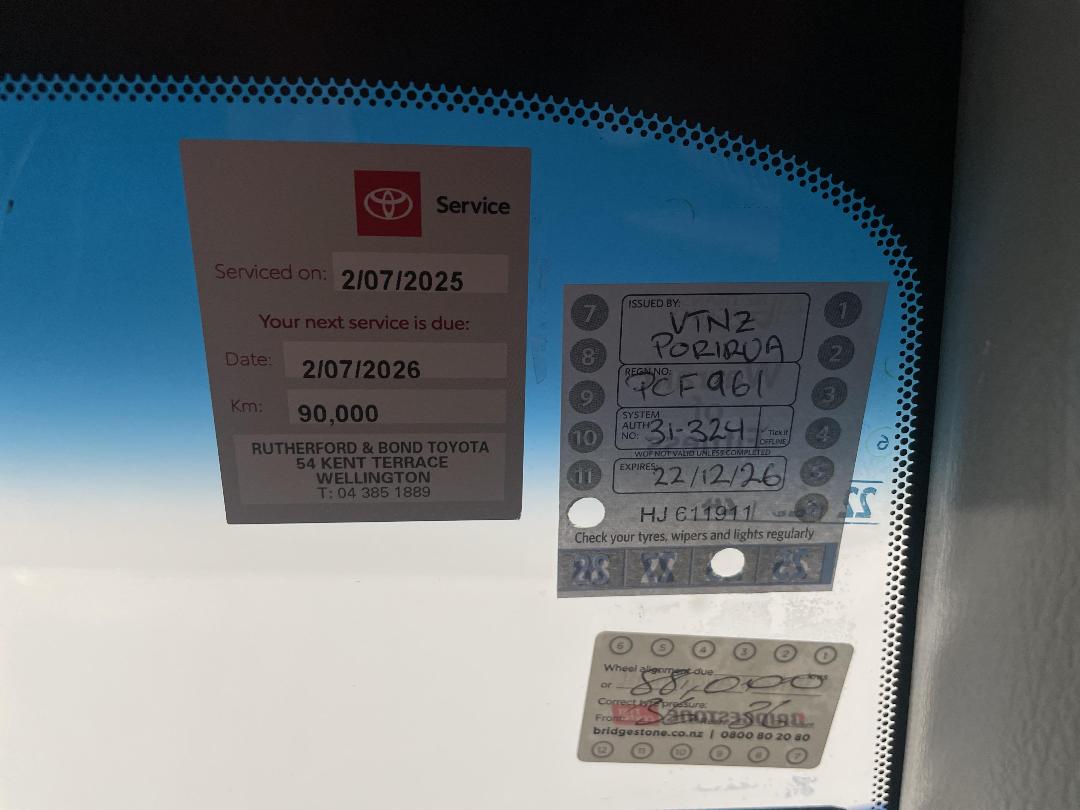 Photo '34' of Toyota Camry