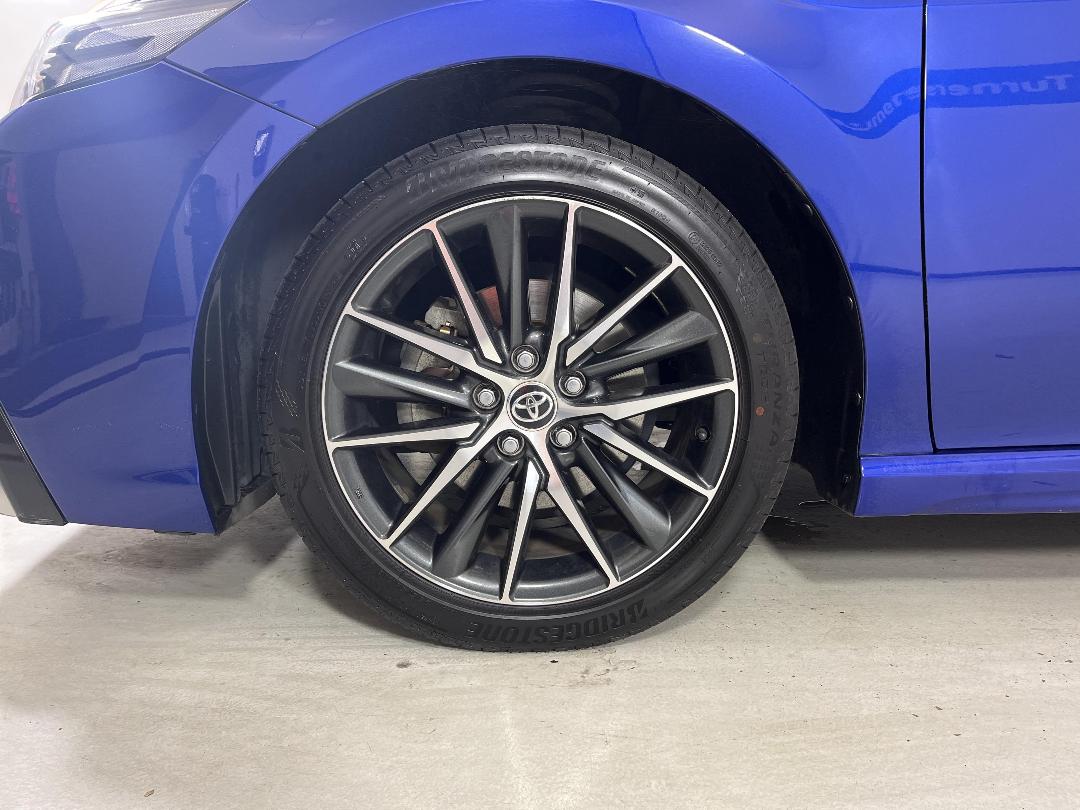 Photo '10' of Toyota Camry