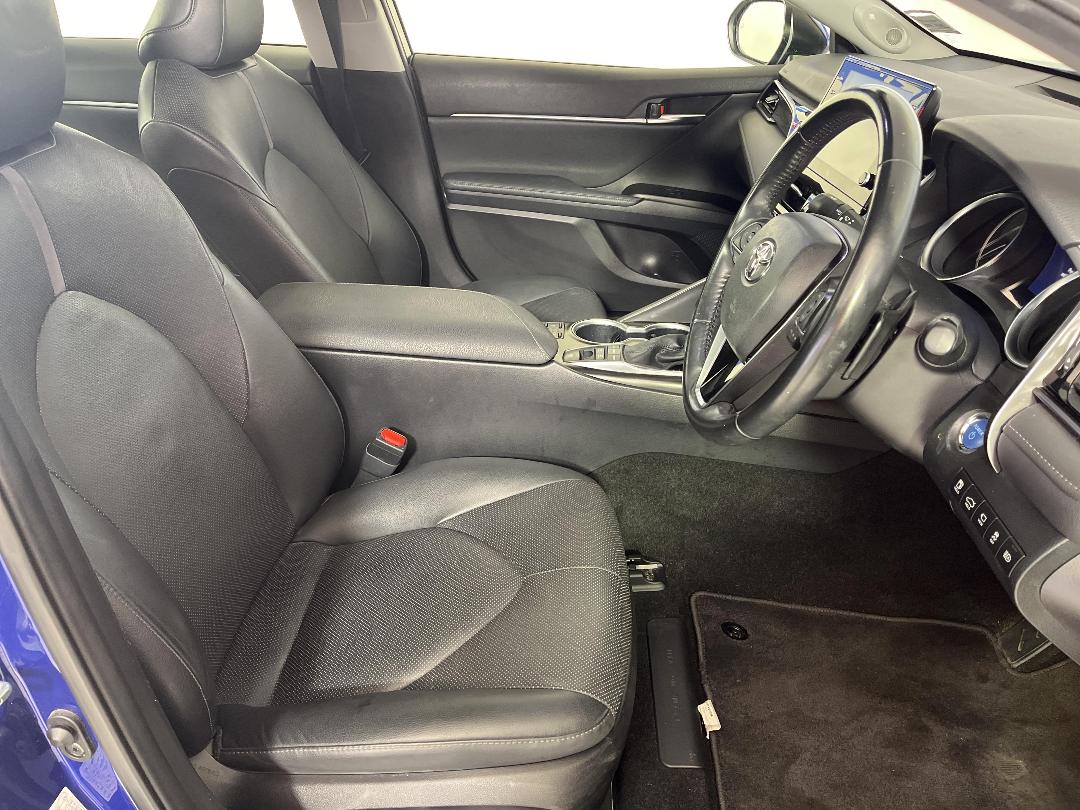 Photo '16' of Toyota Camry