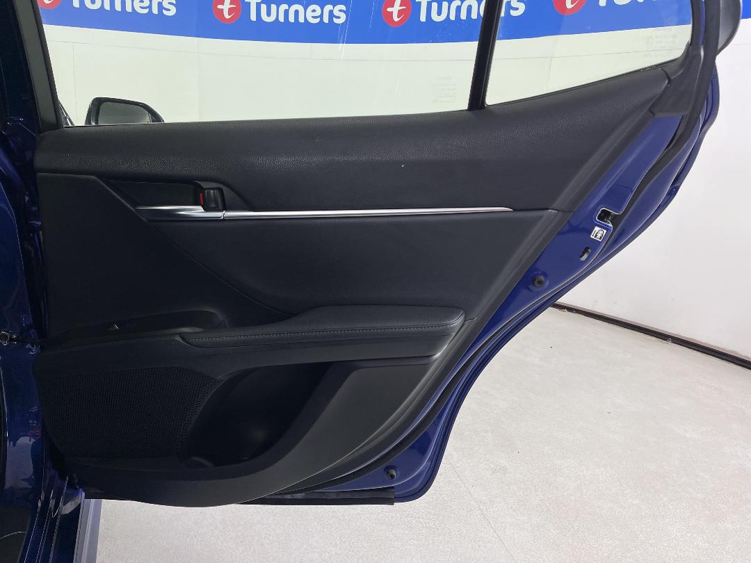 Photo '19' of Toyota Camry