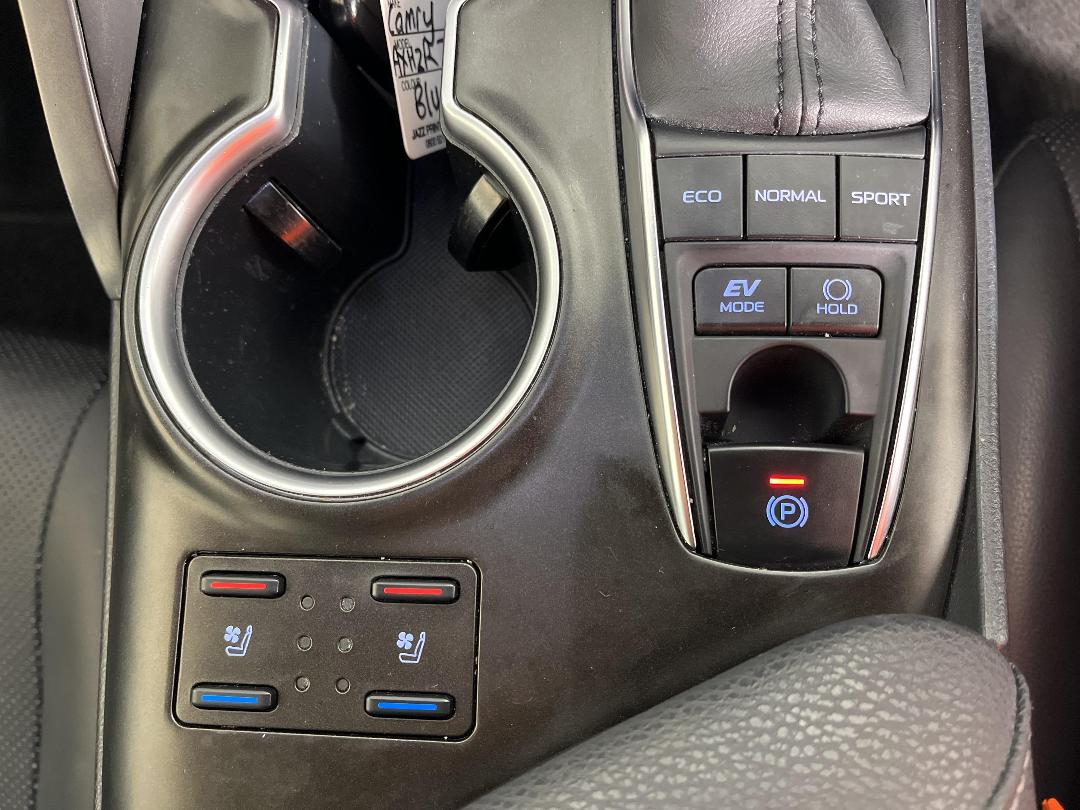 Photo '25' of Toyota Camry