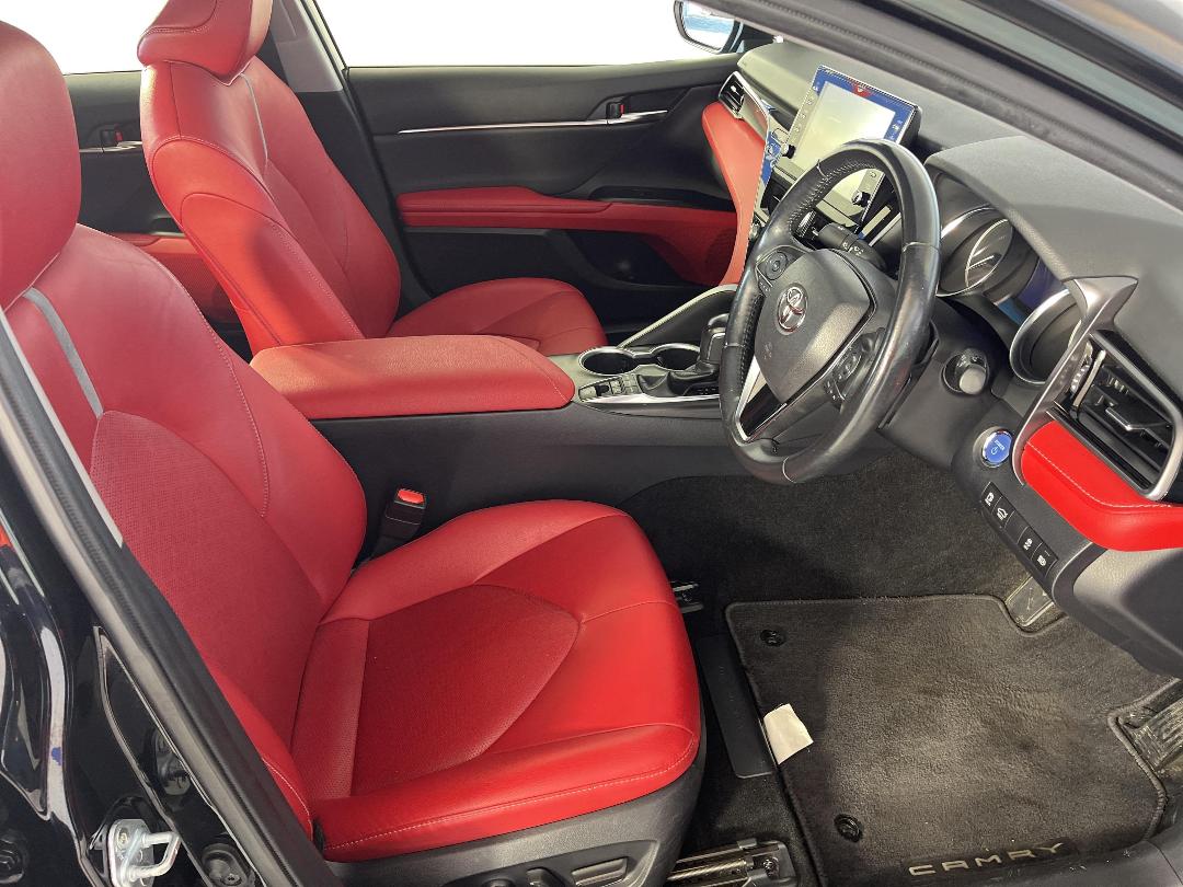 Photo '16' of Toyota Camry