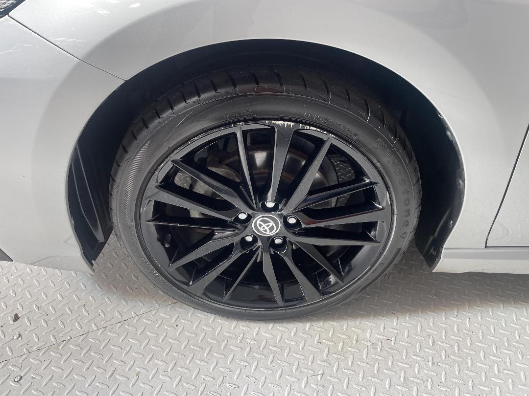 Photo '10' of Toyota Camry