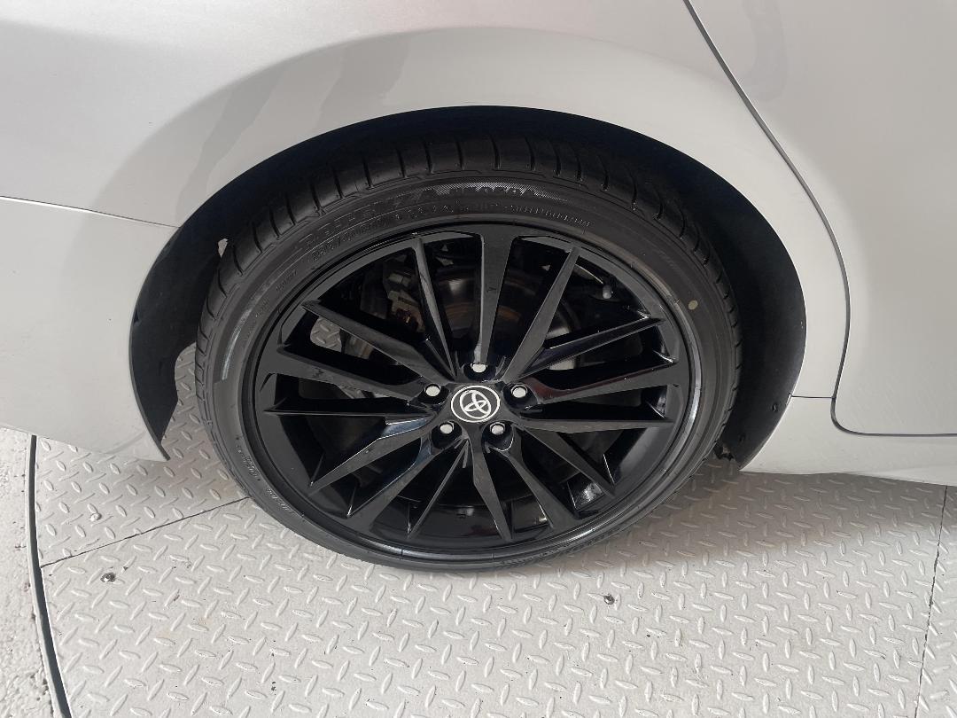 Photo '12' of Toyota Camry