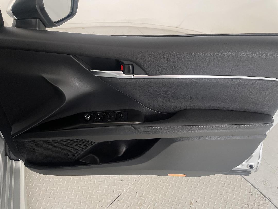 Photo '15' of Toyota Camry