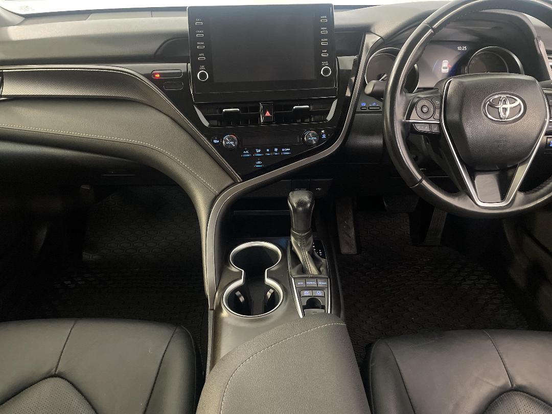 Photo '18' of Toyota Camry