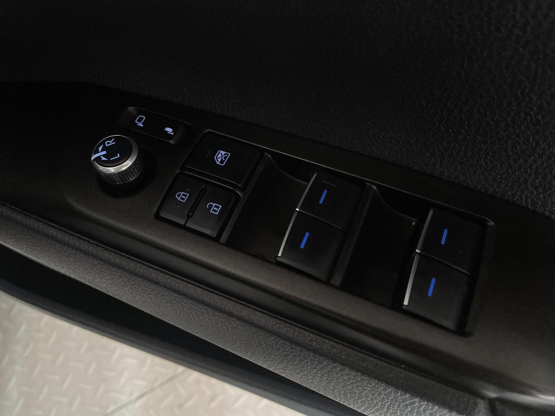 Photo '24' of Toyota Camry