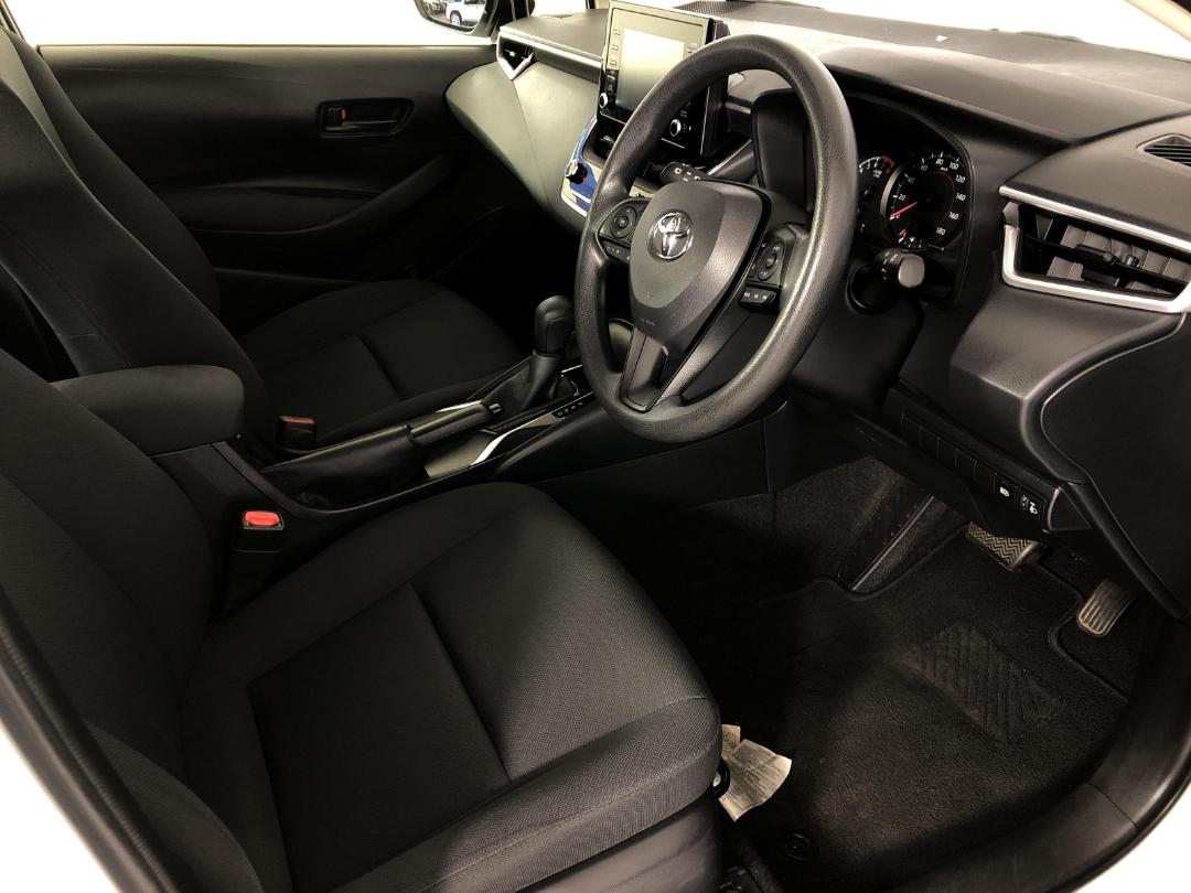 Photo '16' of Toyota Corolla Photo '16' of Toyota Corolla