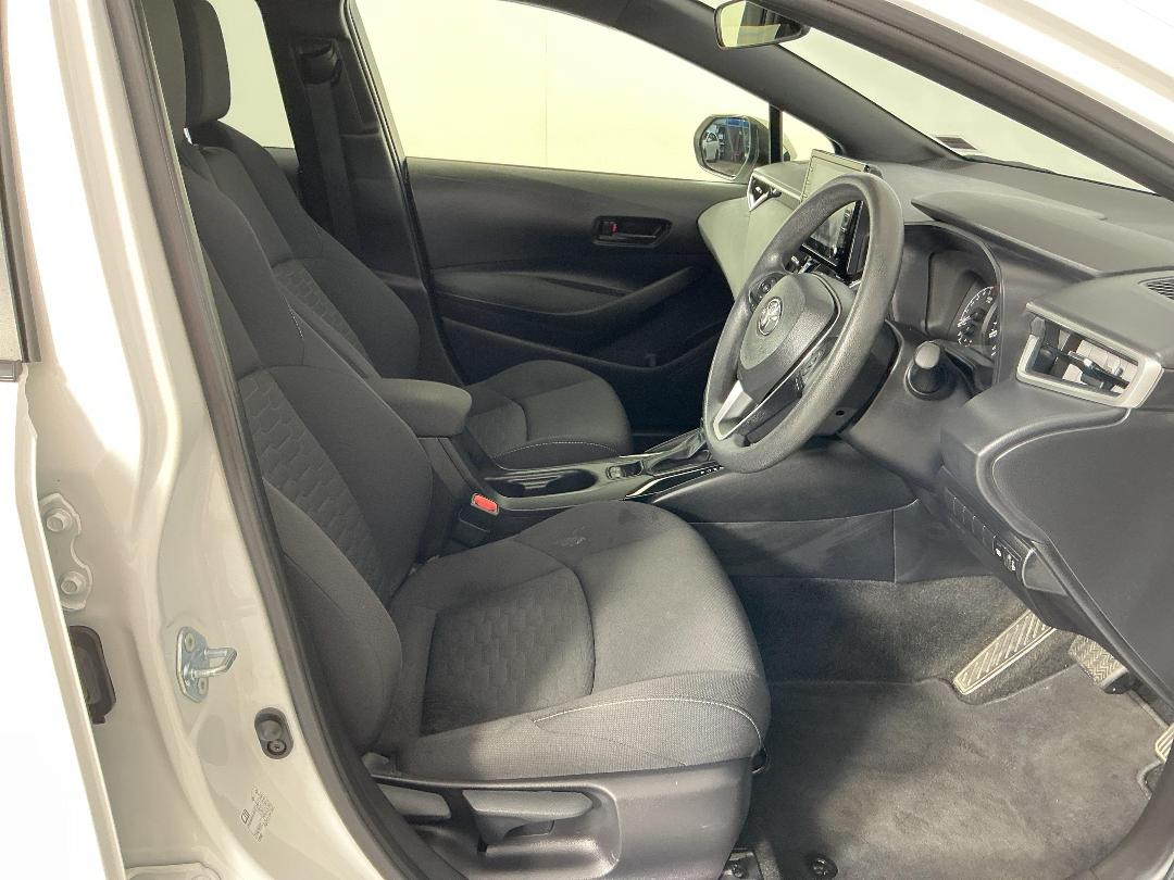 Photo '16' of Toyota Corolla