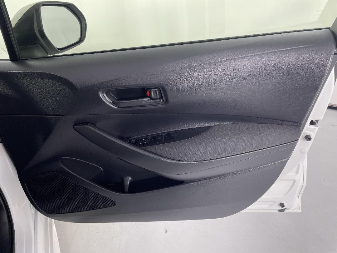 Photo '15' of Toyota Corolla Photo '15' of Toyota Corolla