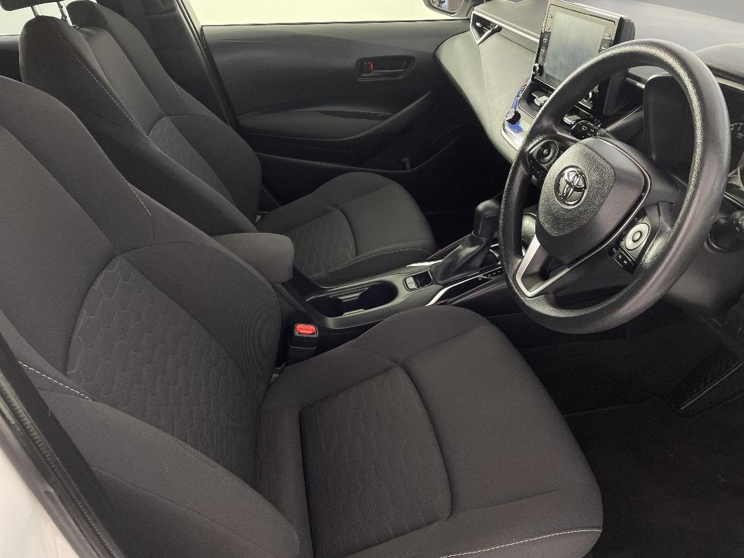 Photo '16' of Toyota Corolla Photo '16' of Toyota Corolla