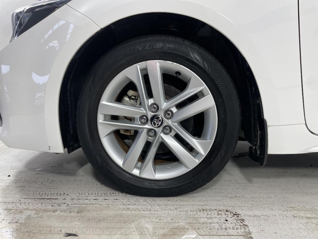 Photo '10' of Toyota Corolla