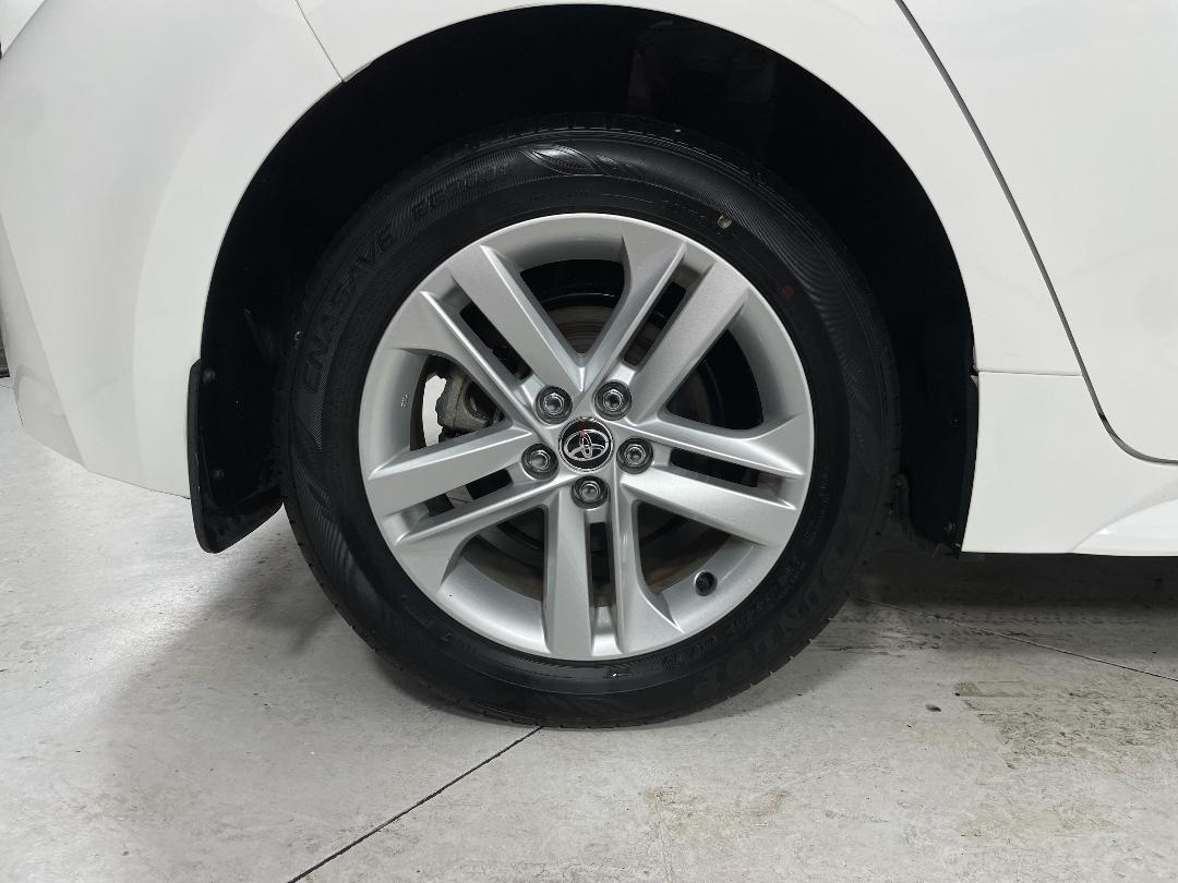 Photo '12' of Toyota Corolla