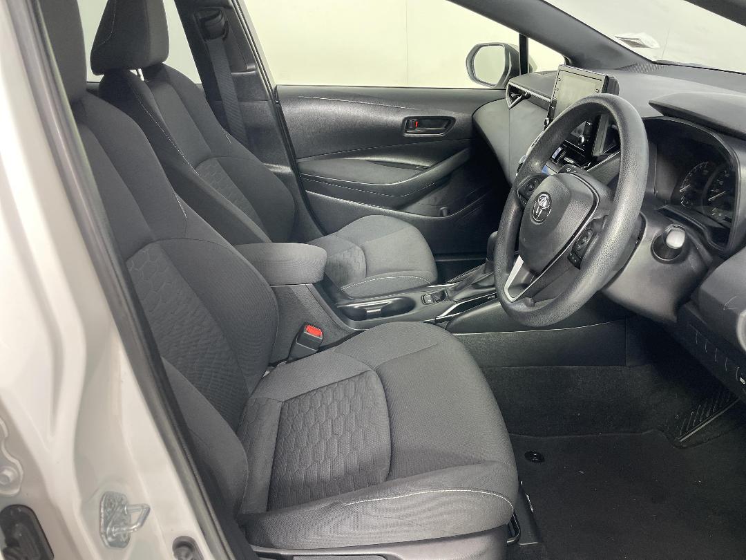 Photo '16' of Toyota Corolla