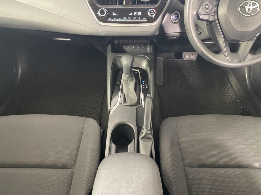 Photo '18' of Toyota Corolla