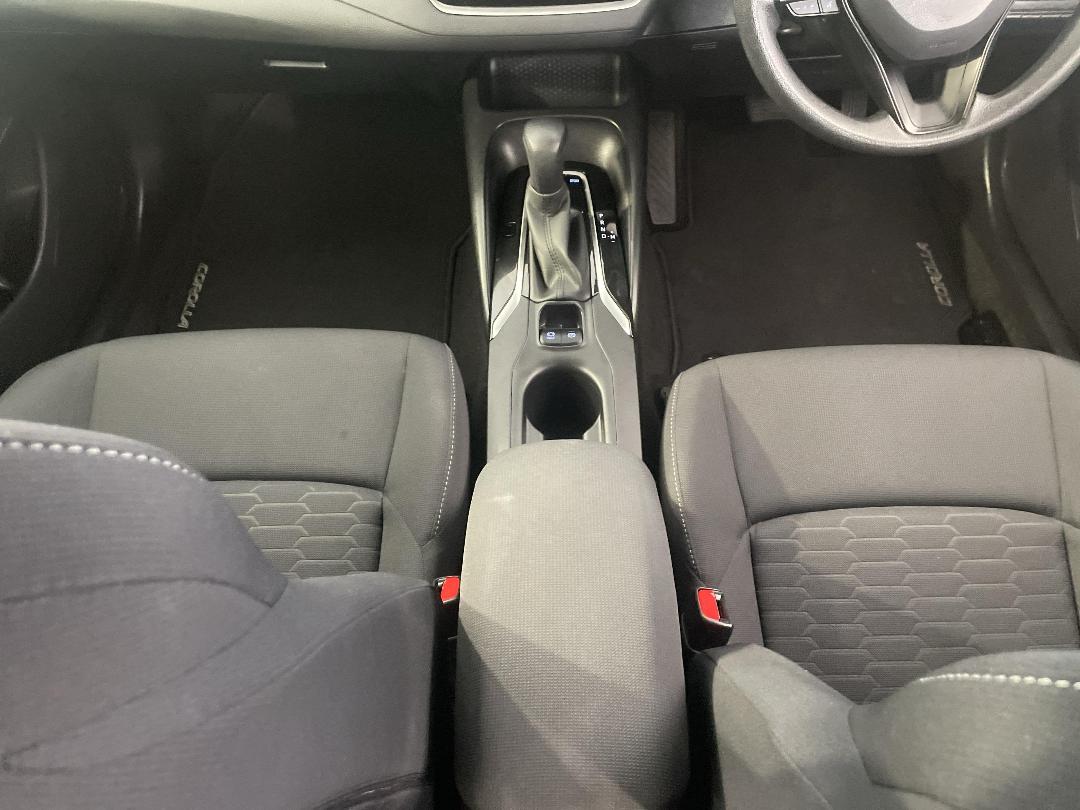 Photo '18' of Toyota Corolla