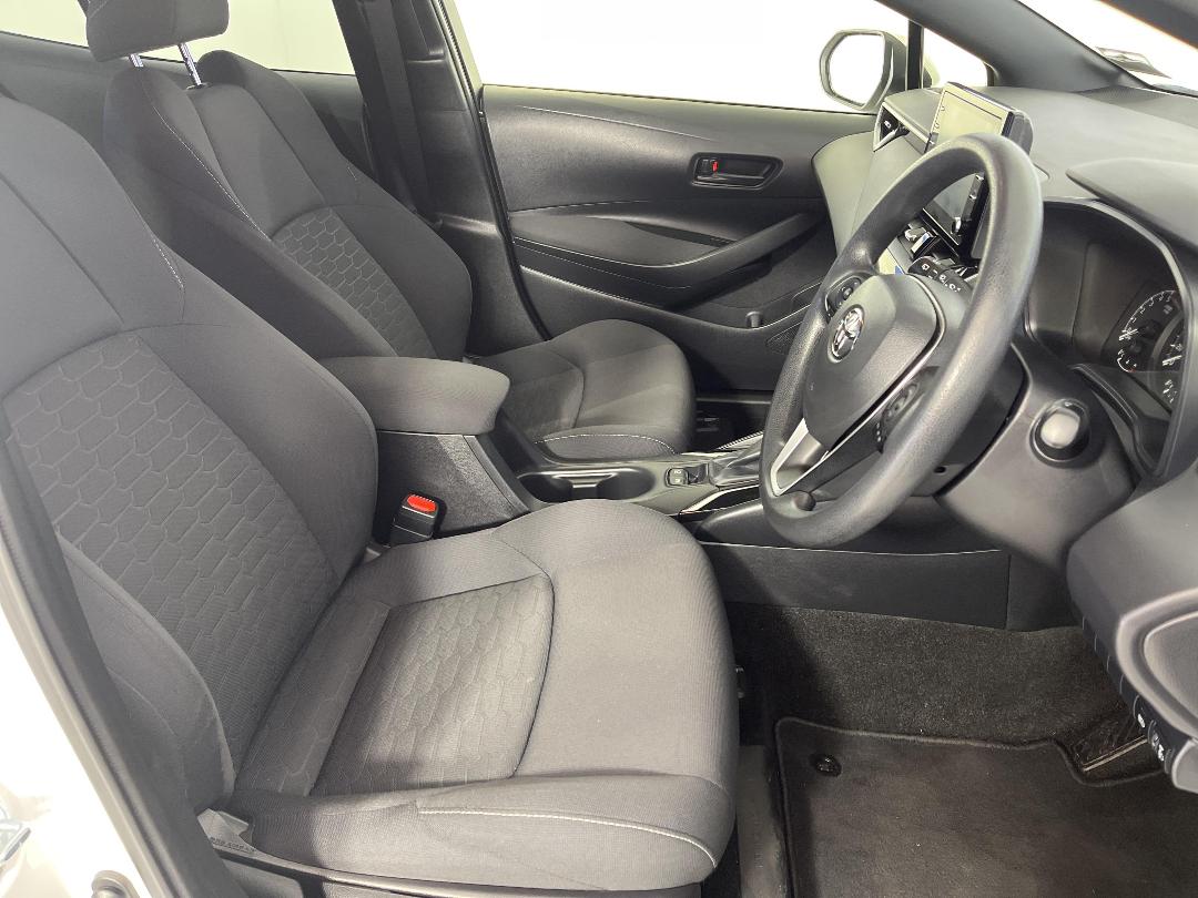 Photo '16' of Toyota Corolla Photo '16' of Toyota Corolla