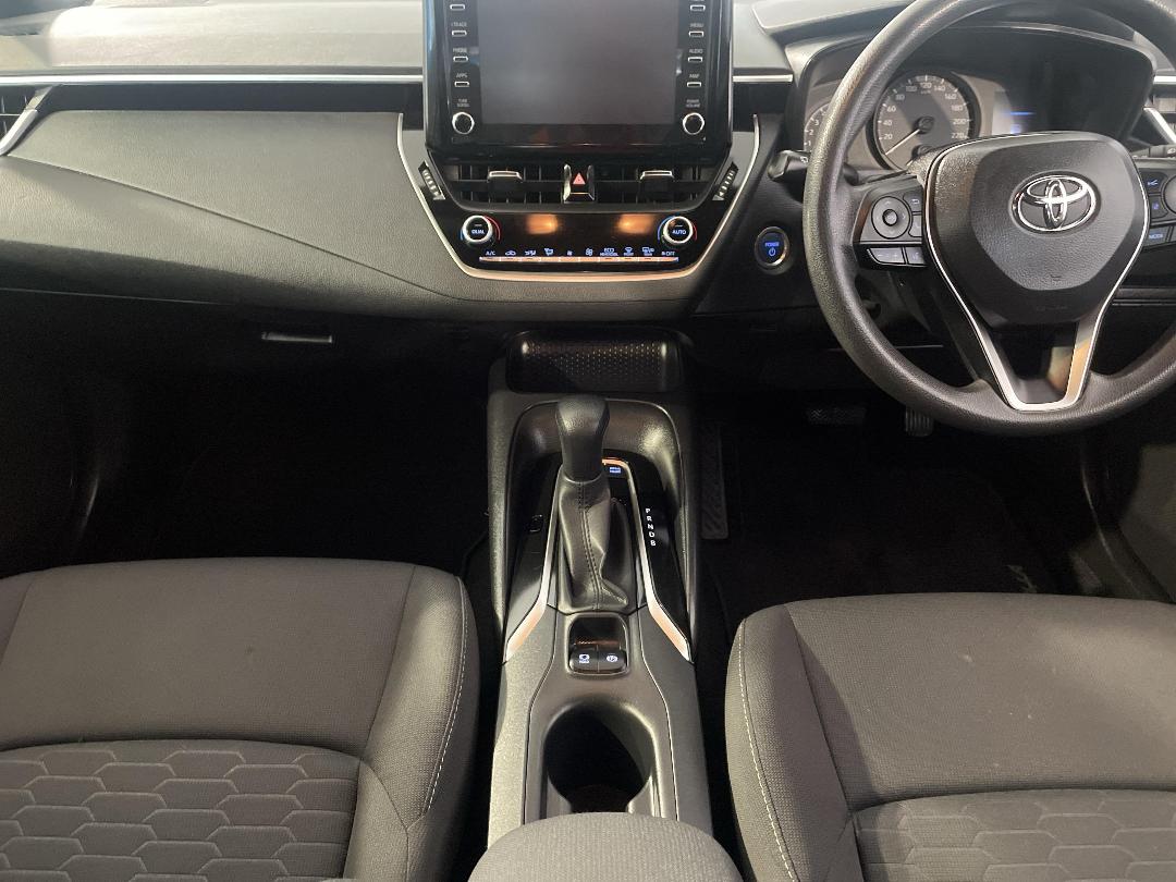 Photo '18' of Toyota Corolla