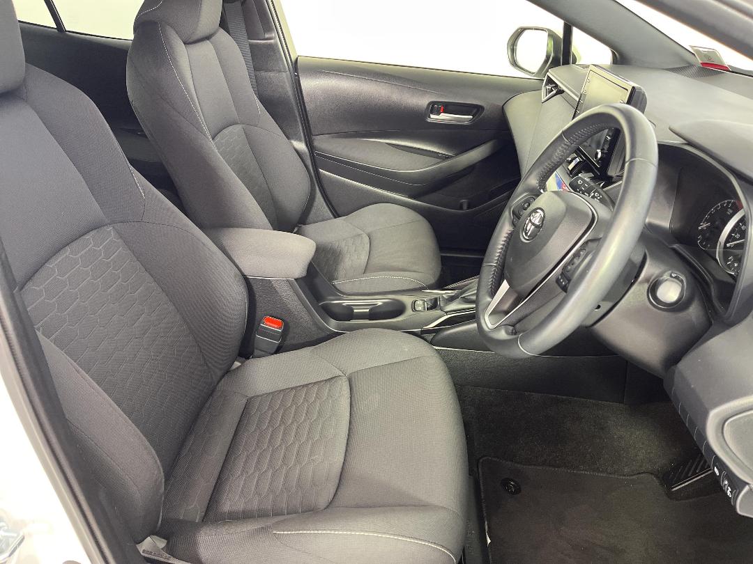 Photo '16' of Toyota Corolla Photo '16' of Toyota Corolla