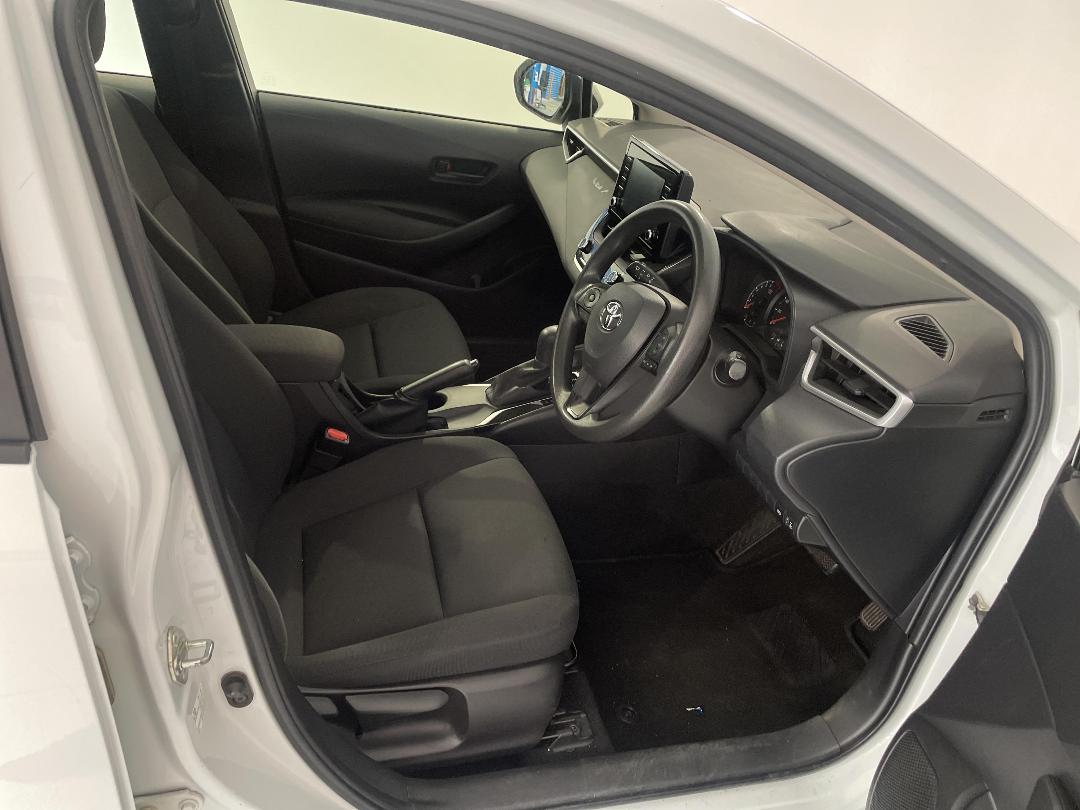 Photo '16' of Toyota Corolla