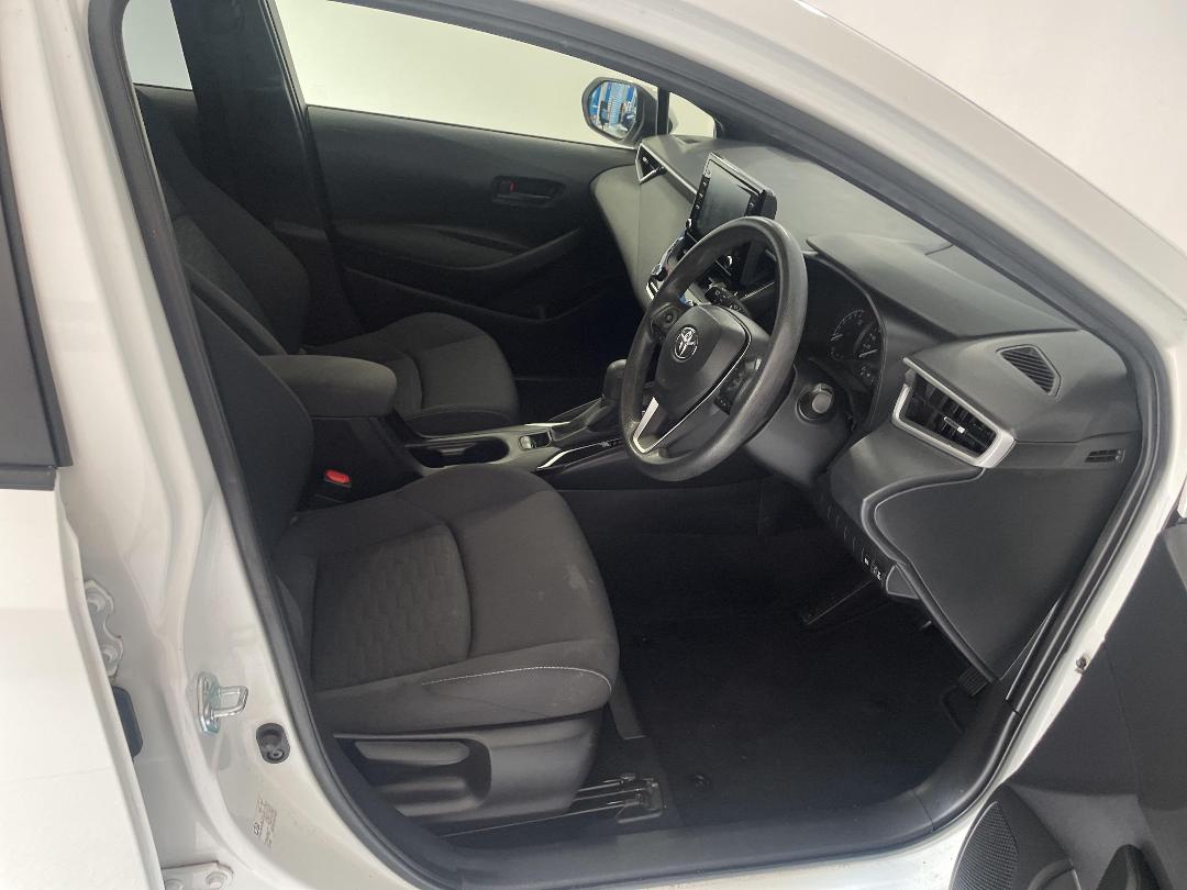 Photo '16' of Toyota Corolla