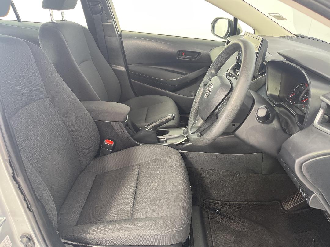 Photo '16' of Toyota Corolla Photo '16' of Toyota Corolla