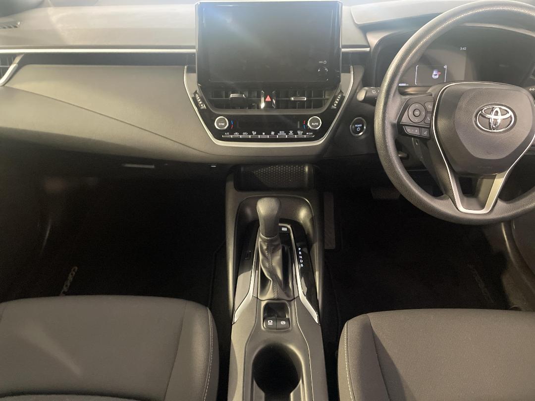 Photo '18' of Toyota Corolla