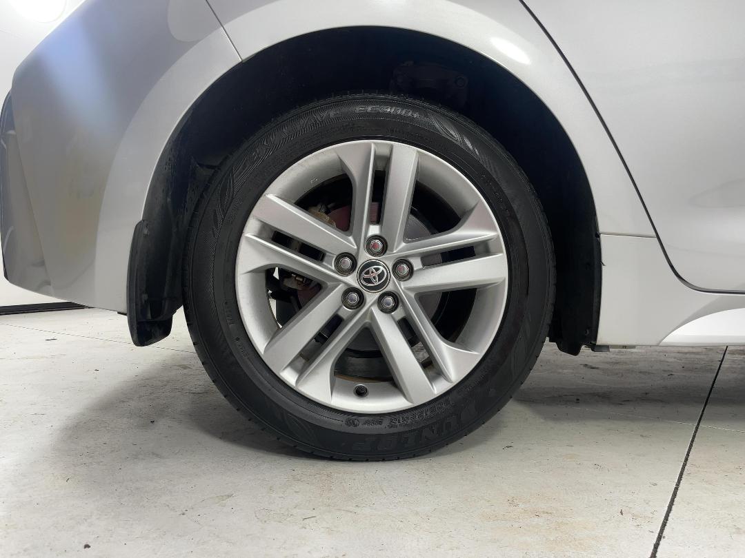 Photo '12' of Toyota Corolla