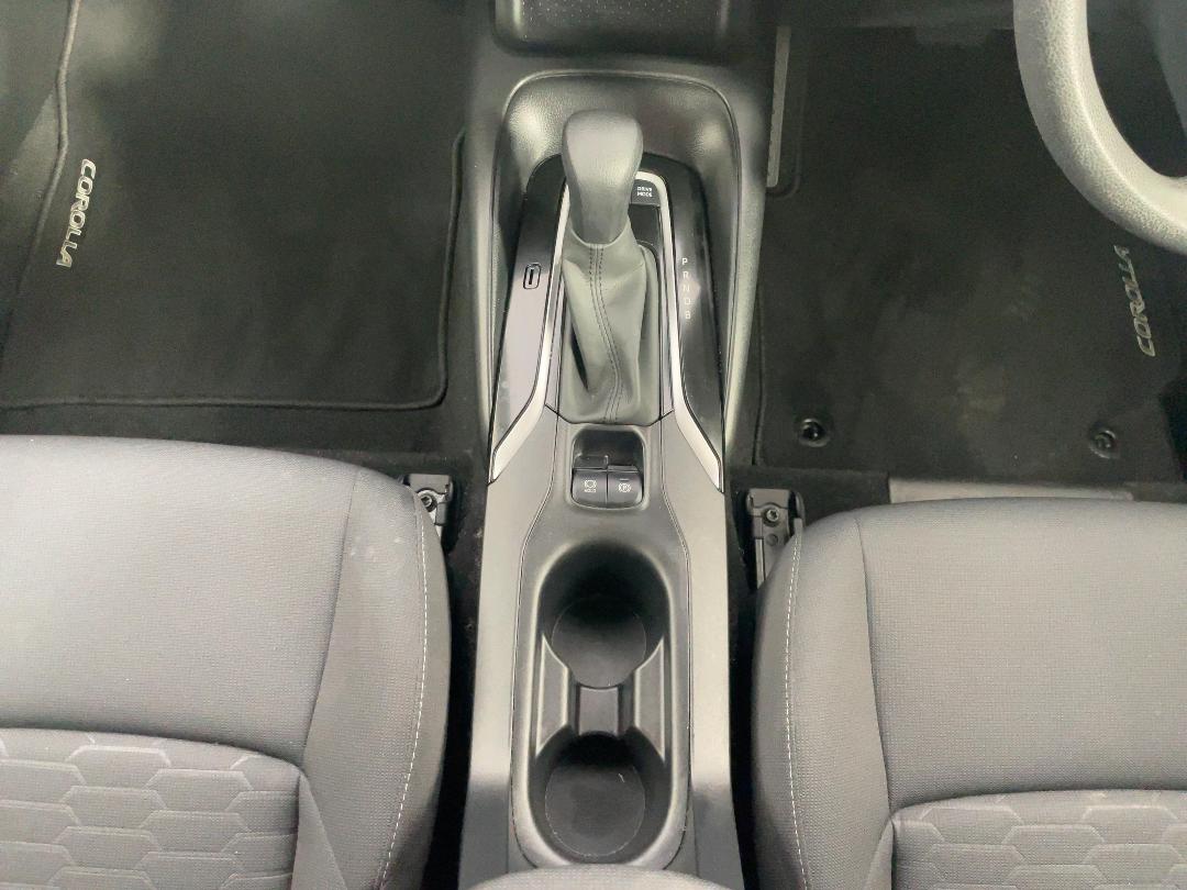 Photo '18' of Toyota Corolla