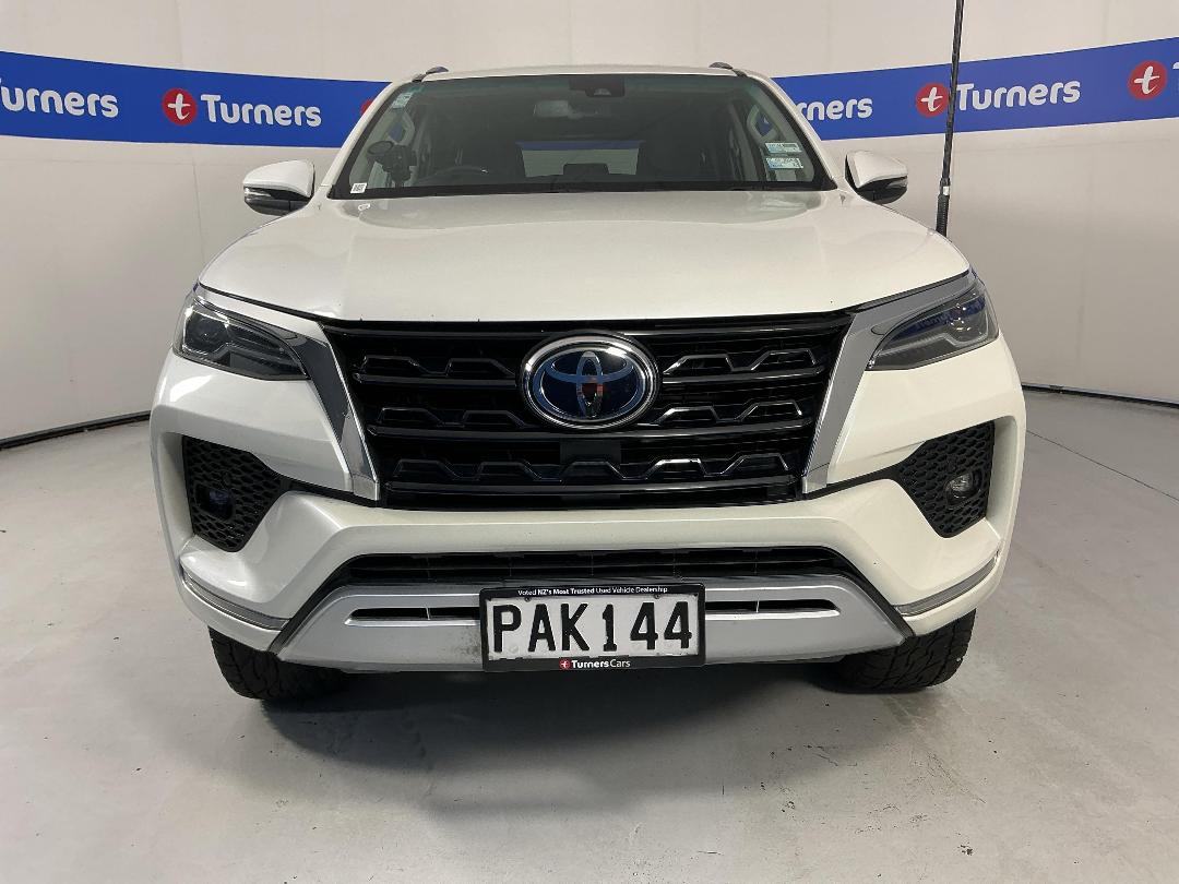 Photo '2' of Toyota Fortuner