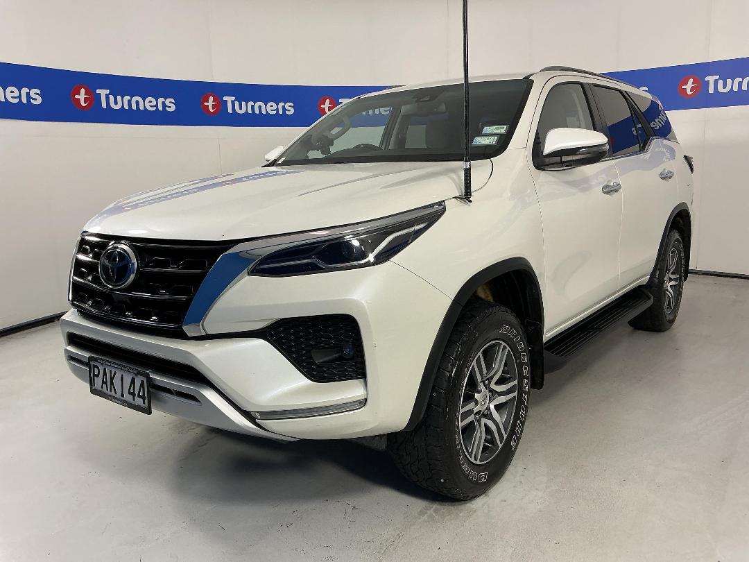 Photo '4' of Toyota Fortuner