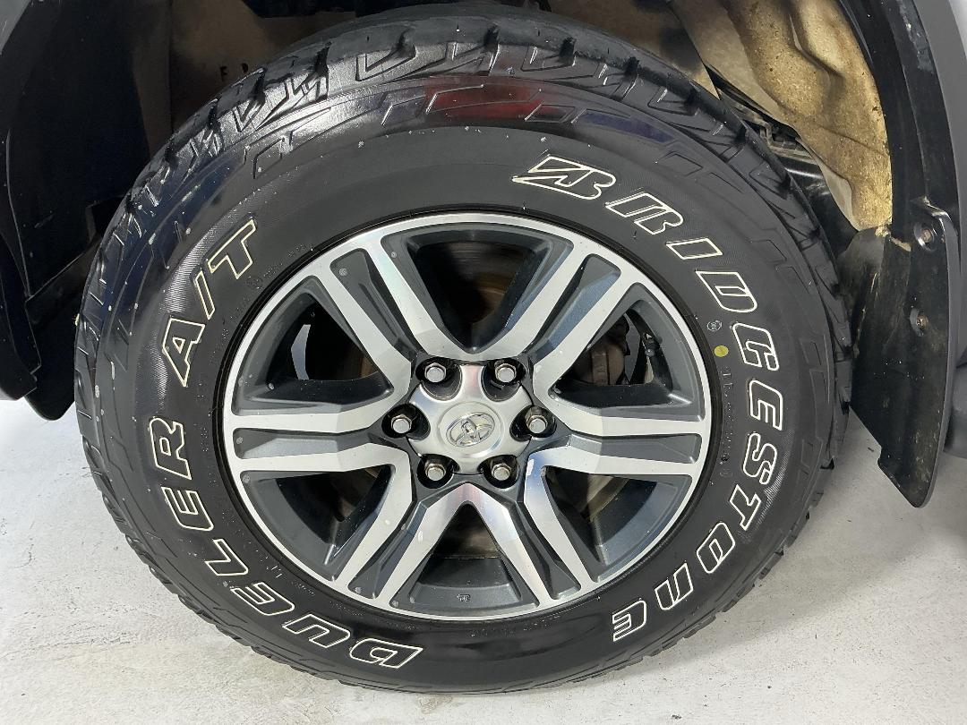 Photo '10' of Toyota Fortuner