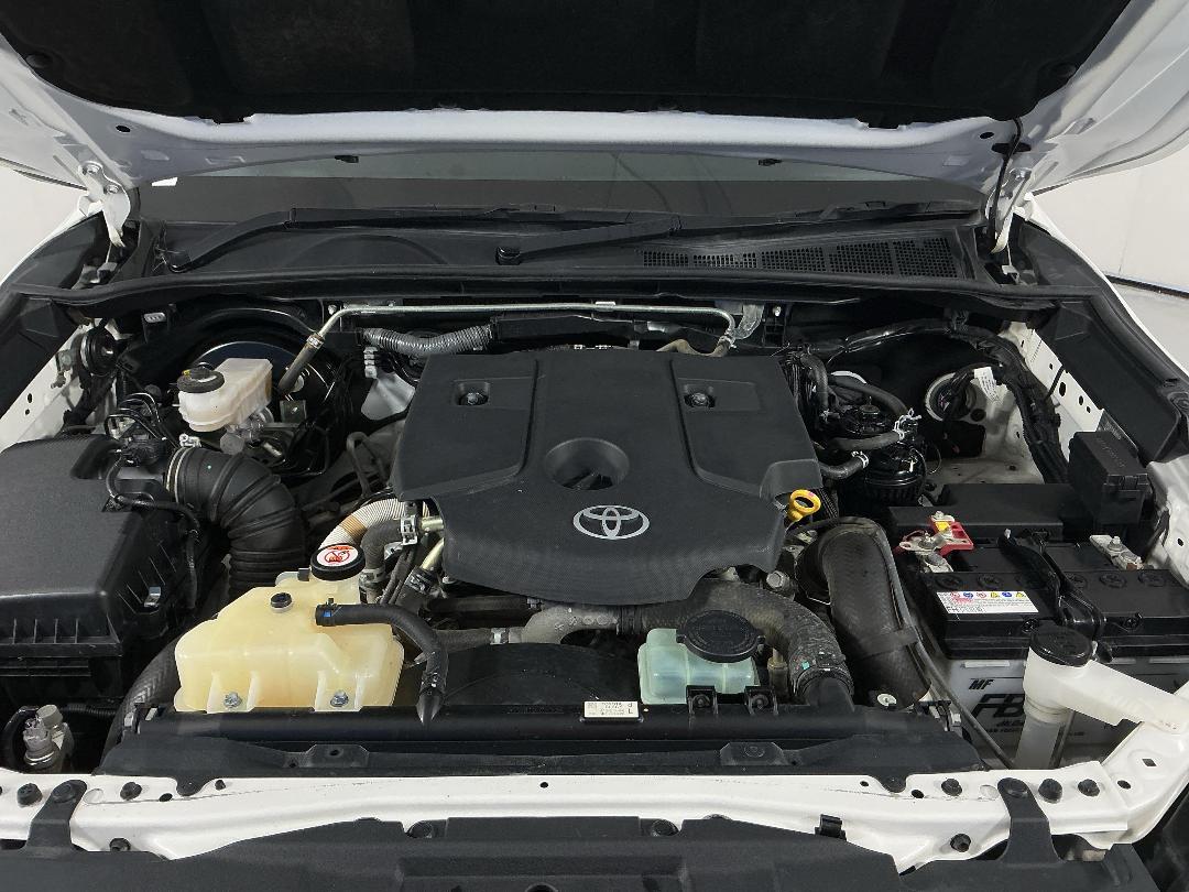 Photo '13' of Toyota Fortuner