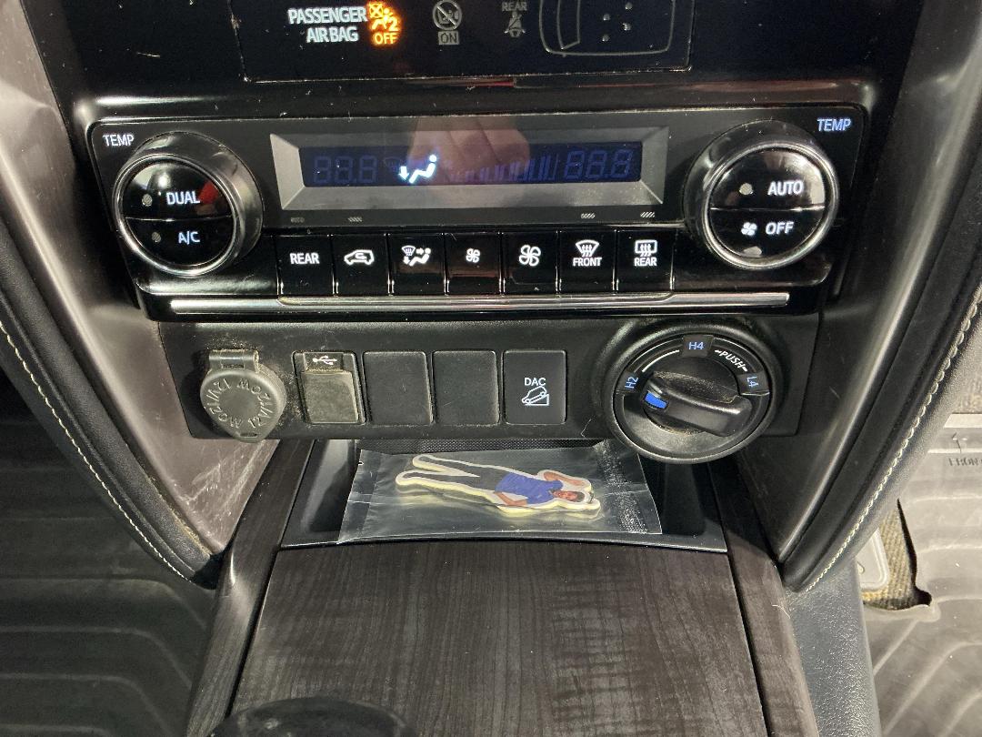 Photo '23' of Toyota Fortuner