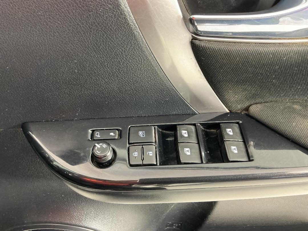 Photo '26' of Toyota Fortuner