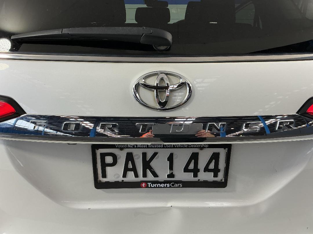 Photo '29' of Toyota Fortuner