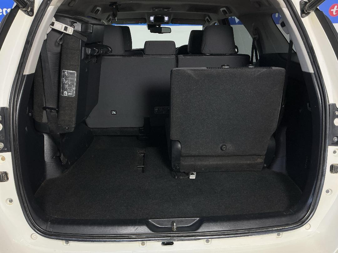 Photo '14' of Toyota Fortuner