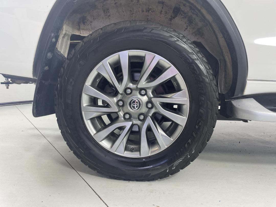 Photo '12' of Toyota Fortuner Photo '12' of Toyota Fortuner