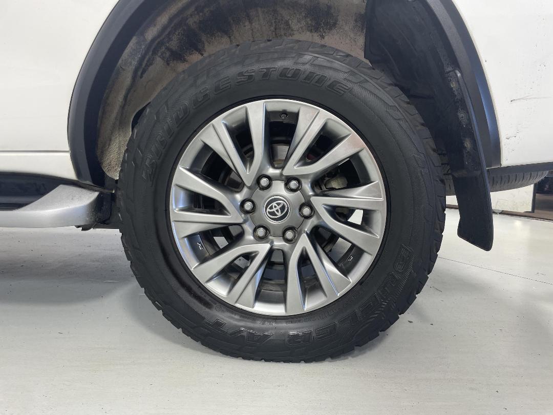 Photo '11' of Toyota Fortuner Photo '11' of Toyota Fortuner