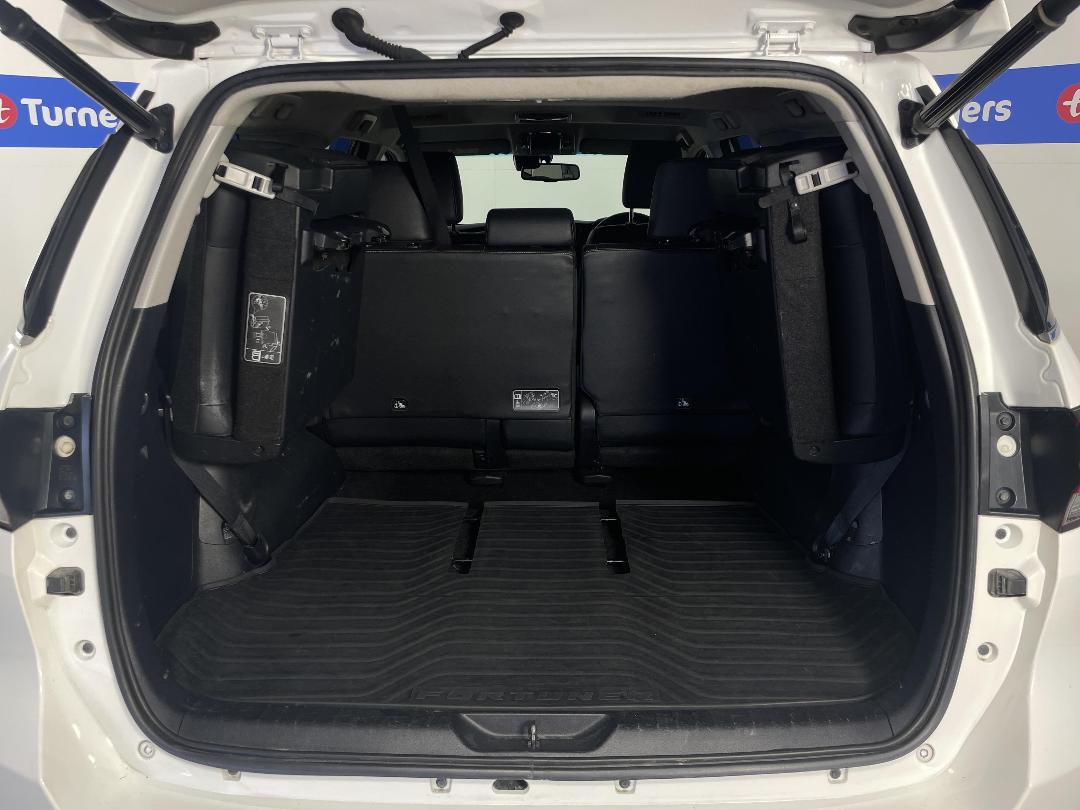 Photo '14' of Toyota Fortuner Photo '14' of Toyota Fortuner